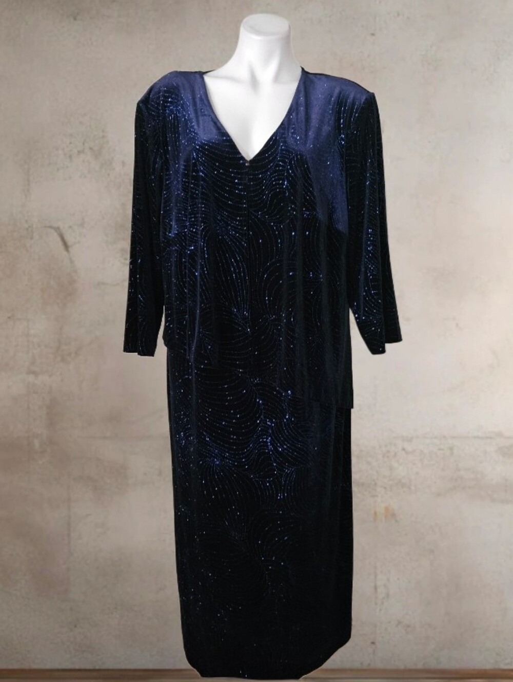 Connected Elegant Navy V-Neck Long Dress with Subtle Sparkle Size 20W